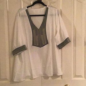 White tunic w/ green/gold trim (2xl)